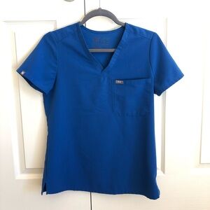 FIGS Technical Collection Scrub Top